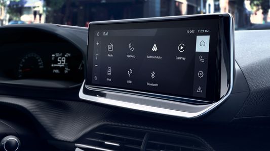 Peugeot 208 con nueva pantalla multimedia en toda la gama