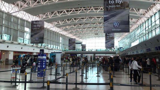 Oficializan restricciones para vuelos arribados del exterior