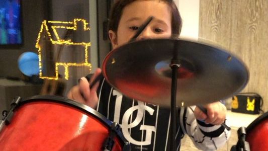 El talento de Mateo Messi por la música: ¡toca la batería!