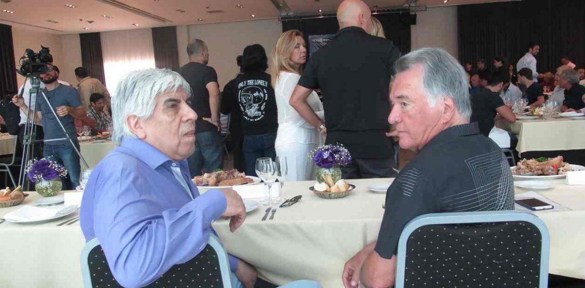 El asado de Barrionuevo: flojo de convocatoria y con una encuesta irónica que circuló entre los gremialistas