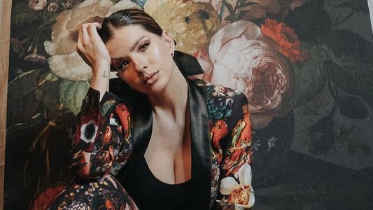 La tierna postal de La China Suárez posteó amamantando a su bebé: Amancio amado