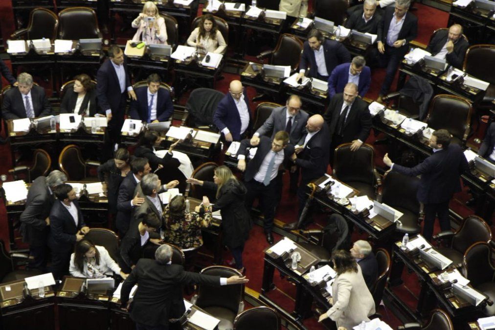 Incidentes en el Congreso: el Colegio de Abogados amplió su denuncia e incluyó a diputados kirchneristas