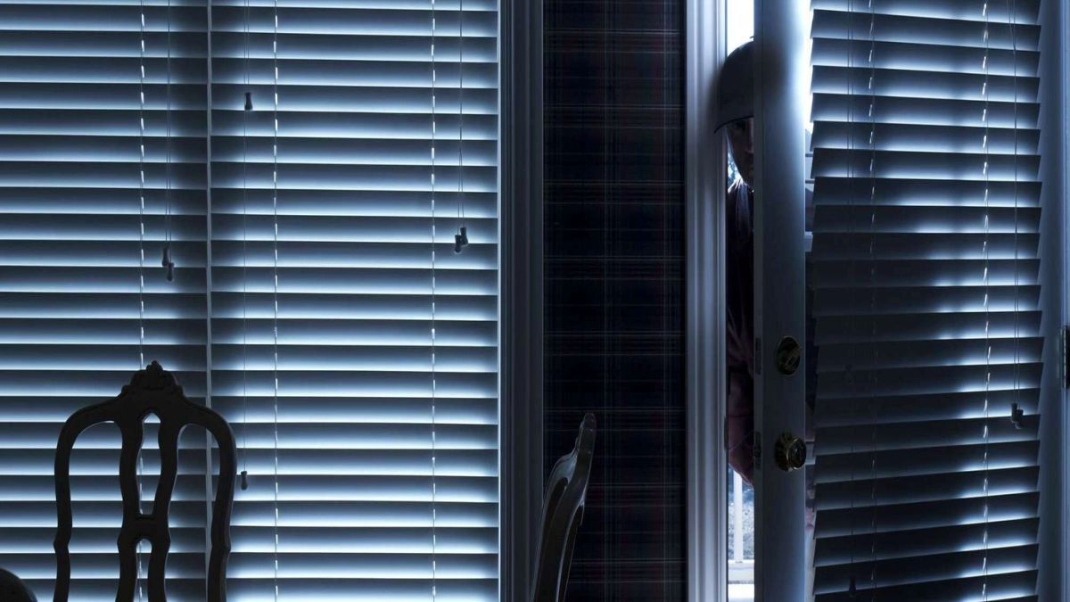 Al principio asumió que el padre de su hijo o el personal de mantenimiento habían estado adentro
