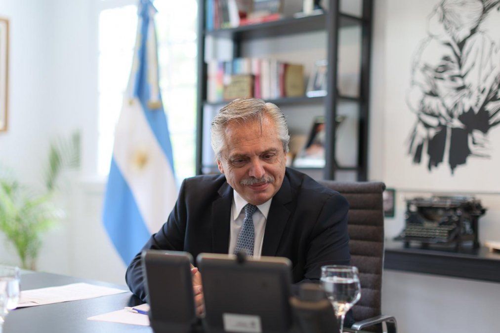 Alberto Fernández comenzó el año liderando los respaldos en redes, con la vacunación en el centro del debate