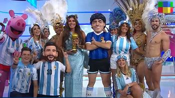 Flor de la V con la Copa del Mundo celebró la victoria de la Selección en Qatar