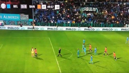 Banfield hizo el gol más insólito de la Superliga para empatarlo en la última jugada ante Belgrano