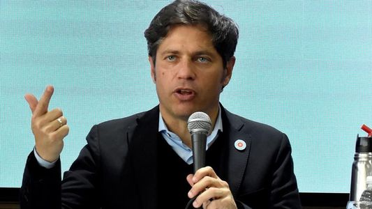 Axel Kicillof apuntó contra Milei, lo comparó con un curandero y aseguró: Está flojito de papeles