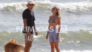 Las fotos de las vacaciones de Morena Beltrán y Lucas Blondel en Punta del Este: sol, mar y mates
