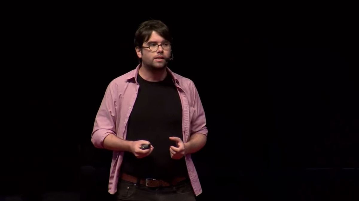 Santiago Siri sobre los políticos argentinos: “Están totalmente hundidos en su telenovelita de poder”. (Foto captura de pantalla TEDxPuraVida)
