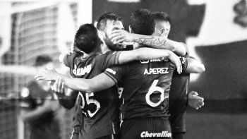 Lanús revirtió la serie con un abultado 6-2 ante Bolívar y clasificó a los cuartos de final de la Copa Sudamericana