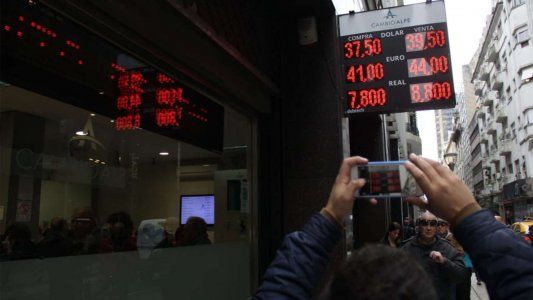 Cuánto más puede bajar el dólar, según la visión de un ejecutivo argentino en Wall Street