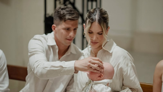 Las tiernas fotos del bautismo de Faustino, el hijo de Eva Bargiela y Gianluca Simeone