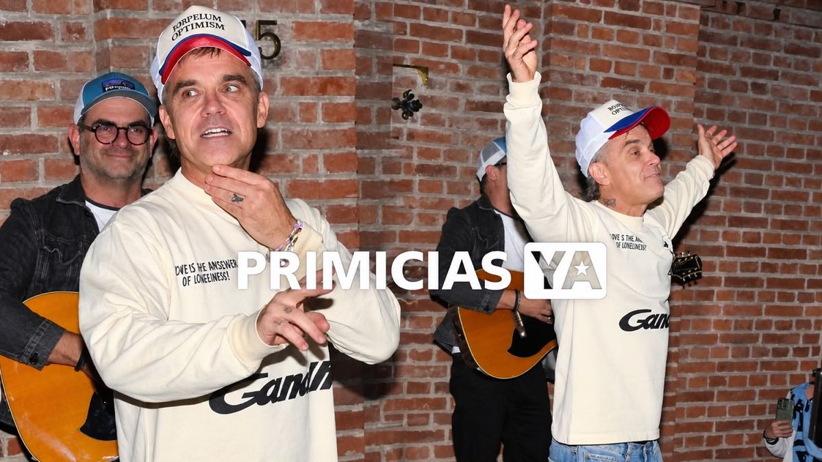 ¡Fotos exclusivas! La sorpresa de Robbie Williams a sus fans argentinos: charla y mini recital en plena calle