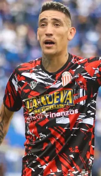 El llamativo posteo de Ricardo Centurión después de que le comunicaran que no tendrá lugar en Barracas Central