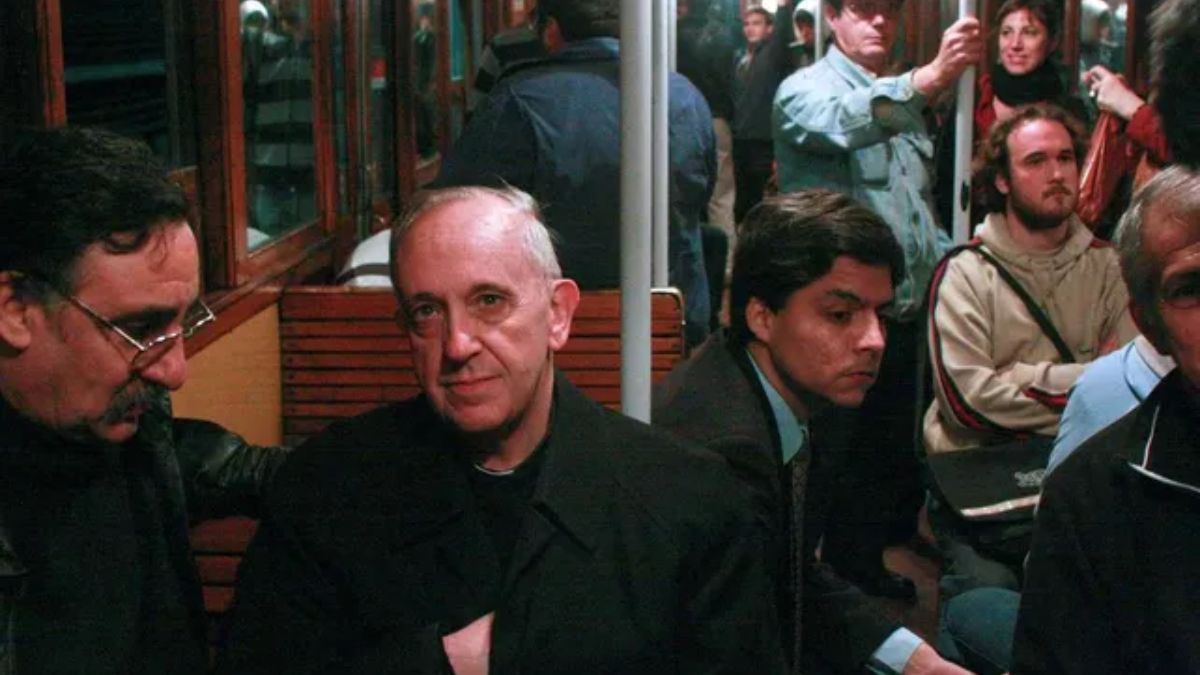 Murió el papa Francisco: la historia detrás de la foto más viral de Jorge Bergoglio.
