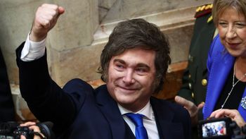 el grafico que compartio milei sobre la inflacion y la comparacion con los gobiernos anteriores