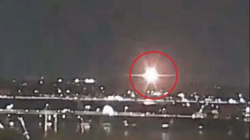 Captan el momento del choque del avión de American con un helicóptero militar