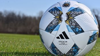 Fue campeón del mundo con la Selección Argentina, vende biromes y busca trabajo: No me alcanza