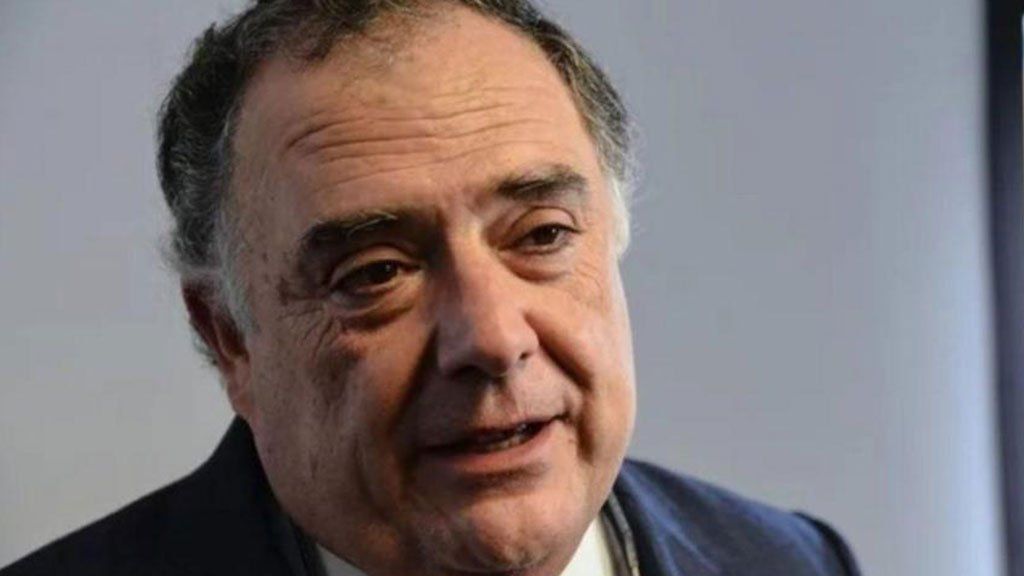 Eduardo Valdés: “El mundo no hay que dividirlo en verdes contra celestes, el mundo es verde y celeste”.