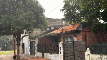 Increíble tragedia en Rosario: quiso rescatar a su perro, se electrocutó, un horno se le cayó encima y murió