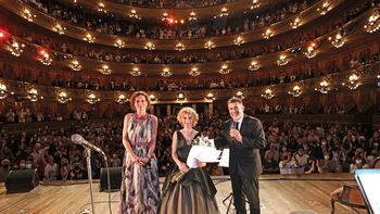 UNICEF celebró sus 75 años junto a Elena Roger en el Teatro Colón