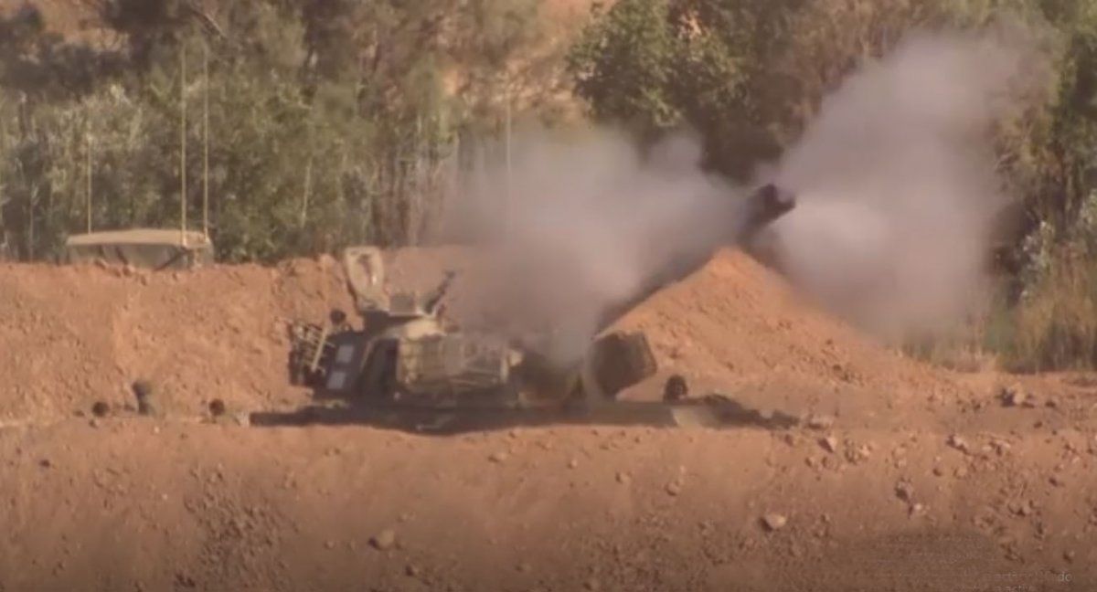 Tanques israelíes disparan sobre la franja de Gaza (Foto: AP)