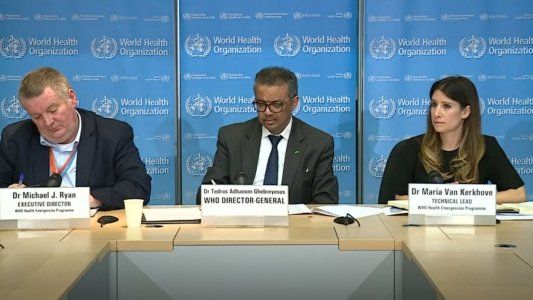 Contradicciones e idas y vueltas: el errático camino de la OMS que la pone en el centro de las críticas