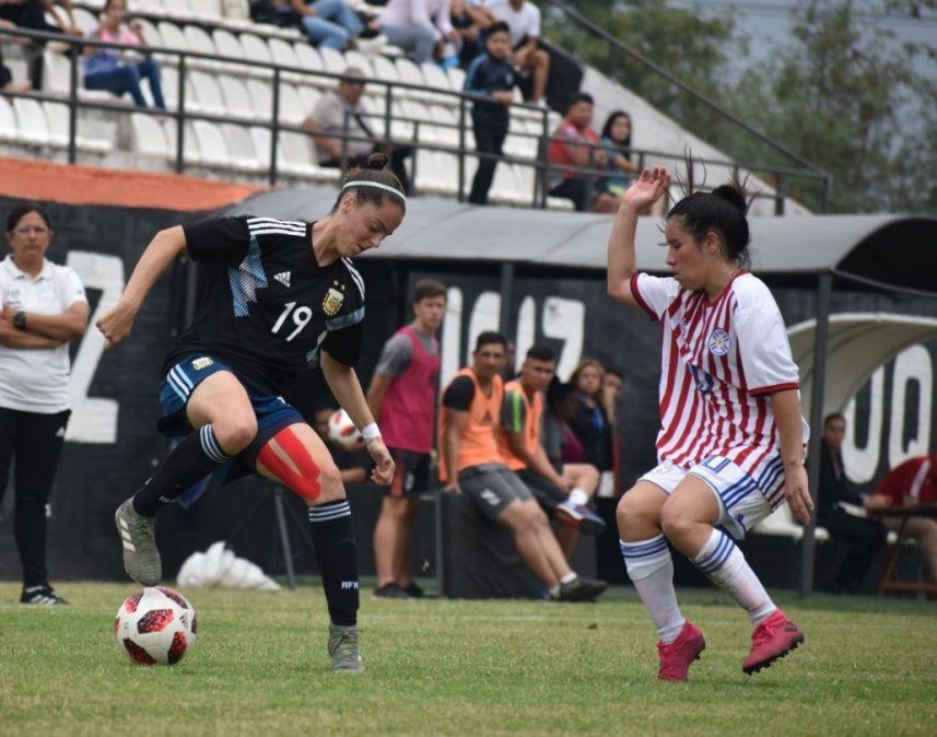 Fútbol femenino: Argentina se lo dio vuelta a Paraguay y ganó 2-1 en un amistoso disputado en Asunción