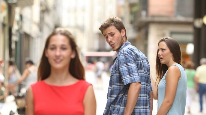 Video: Una joven se enteró que su novio la engañaba por una foto que él envió mirando los Juegos Olímpicos