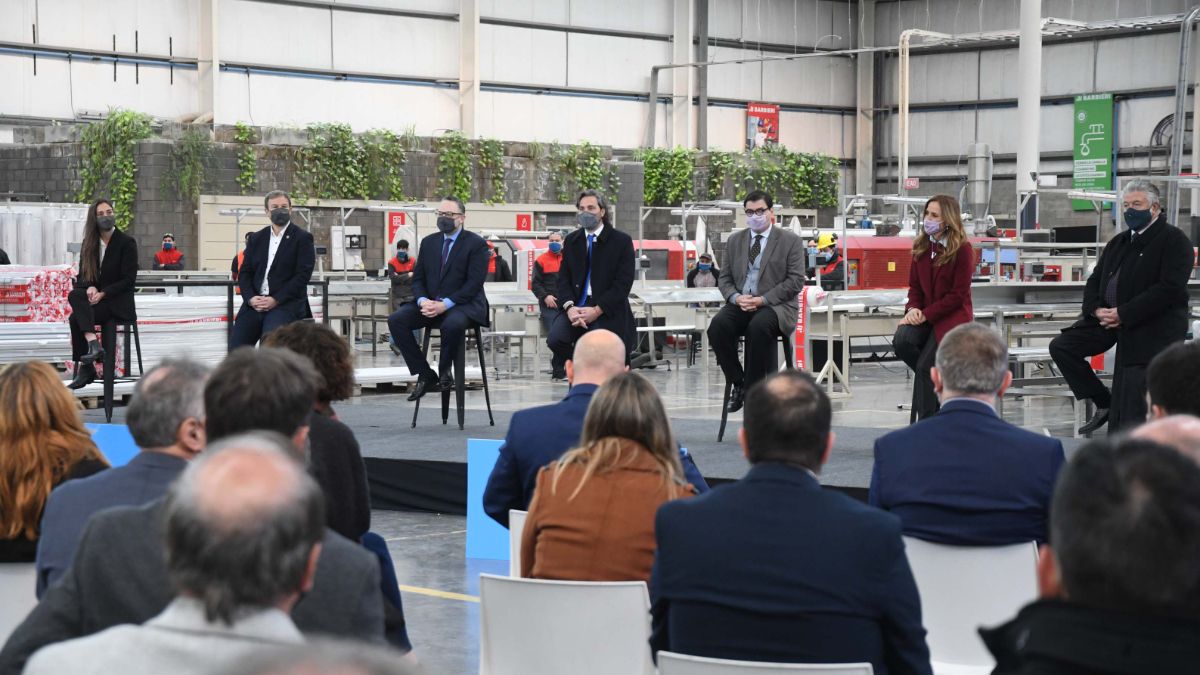 Santiago Cafiero anunció el plan Te sumo de empleo joven. Foto: Télam.