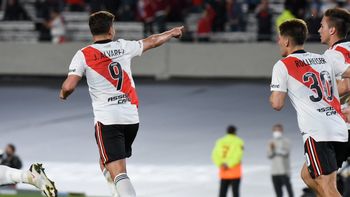 Con Julián Álvarez como gran figura, River se lo dio vuelta a San Lorenzo, le ganó 3-1 y se aleja en la cima