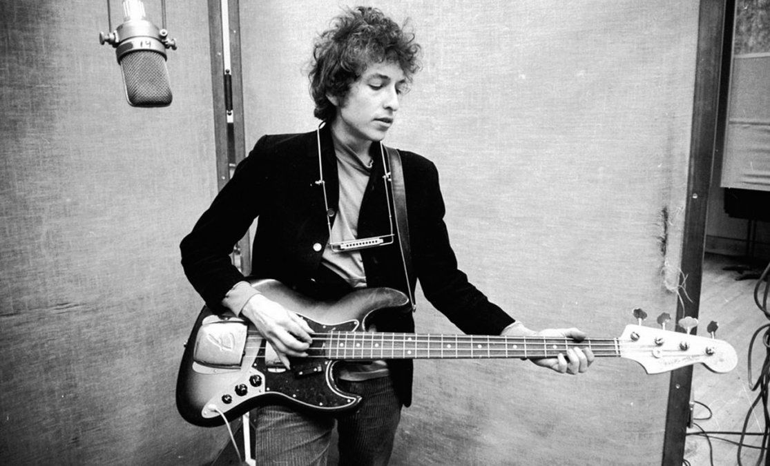 La doble vida de Bob Dylan: un periodista lo acusa de falsear su pasado