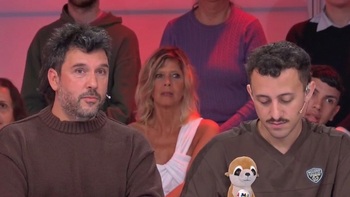 Escándalo: se filtraron los chats hot de un importante famoso que juega a dos puntas