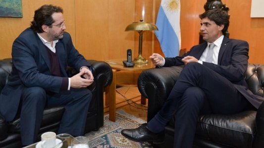 Macri apuesta a Sandleris para “estabilizar el dólar” y a Lacunza para “consensuar” medidas con Fernández y Lavagna