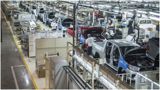Toyota Argentina no encuentra jóvenes con el secundario completo para trabajar en su planta de Zárate