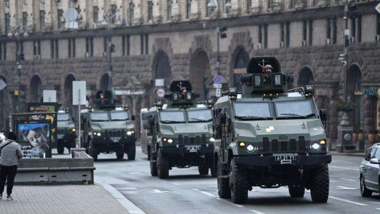 Guerra Rusia-Ucrania: el ejército ruso llegó a Kiev y avanza al barrio gubernamental, hacia el presidente Volodimir Zelenski