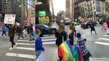 Un auto embistió a una multitud durante una protesta de Black Lives Matter y hay al menos seis heridos
