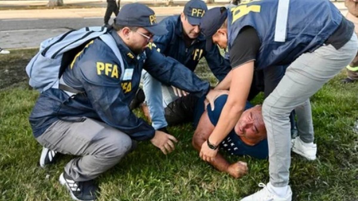 Hubo doce detenidos y seis personas heridas.&nbsp;