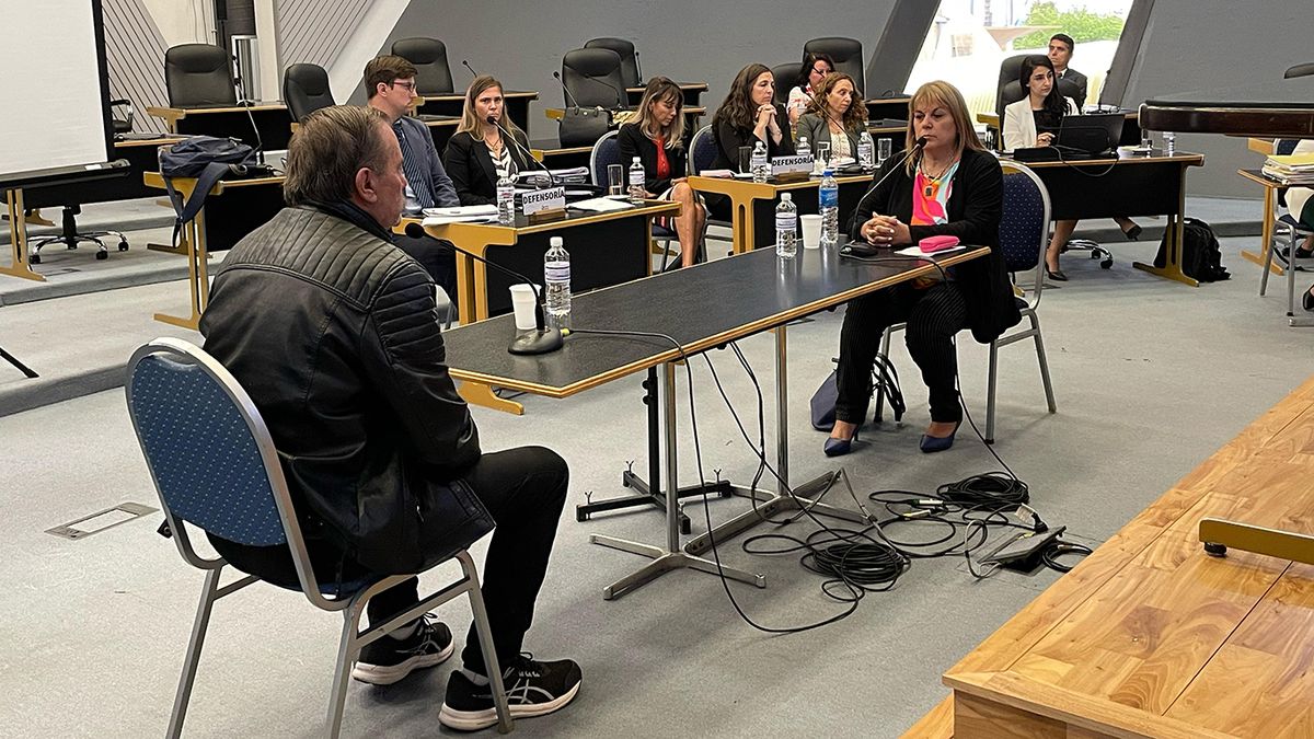 El tenso cruce entre el abuelo de Lucio Dupuy y su ex abogada. (Foto: T&eacute;lam)