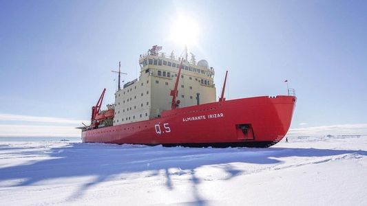 El Gobierno prestará el rompehielos Irízar para una clase de gimnasia y hay fuerte repudio