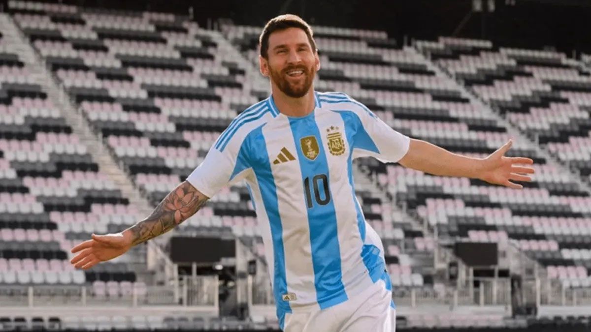Lionel Messi presentó los botines que usará en la Copa América