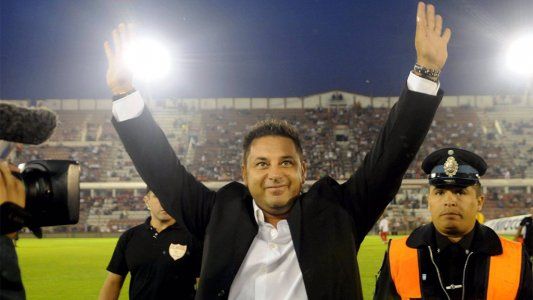 El regreso de un ídolo: el Turco Mohamed, a un paso de convertirse en el nuevo DT de Huracán