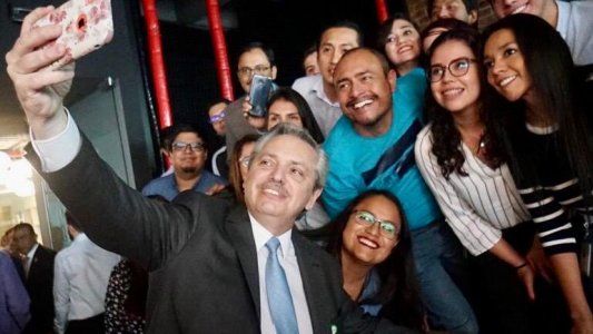 Alberto Fernández visitó la sede mexicana de una empresa argentina y ponderó su desarrollo