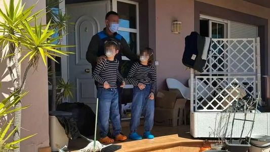 El espanto de la Casa del horror: tenían 8 y 10 años, vivían aislados y les hacían usar pañales