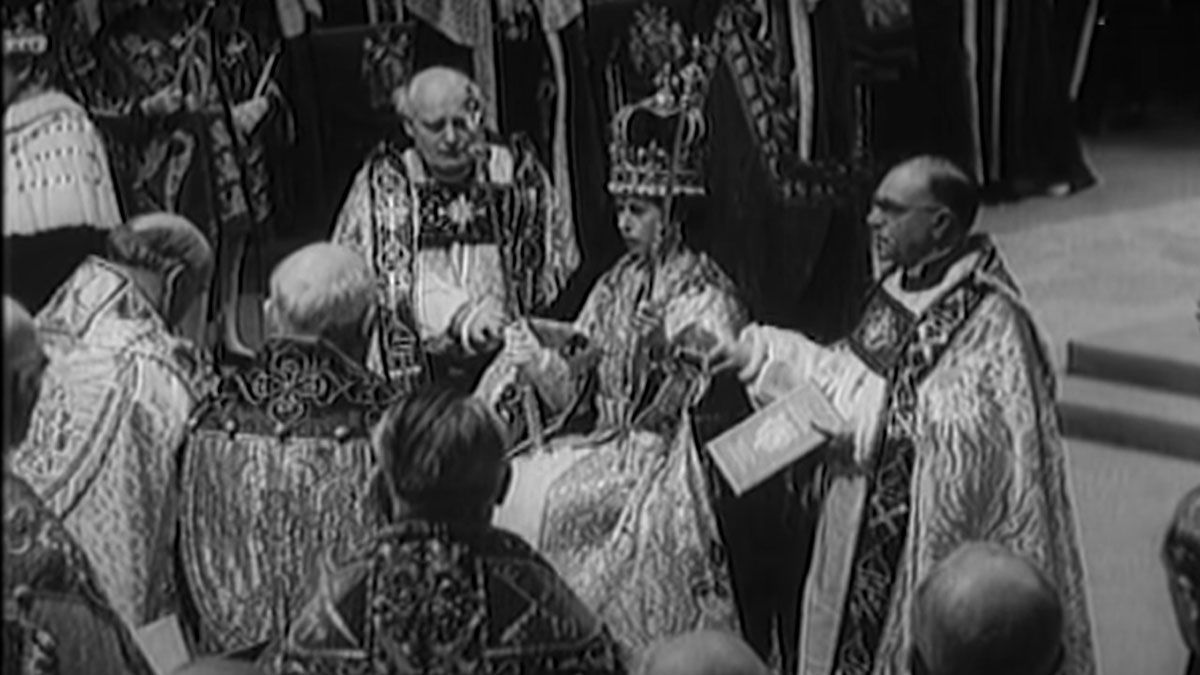 el 2 de junio de 1953, Isabel II fue coronada oficialmente como la Reina de Gran Bretaña, en la Abadía de Westminster (Foto: Archivo)