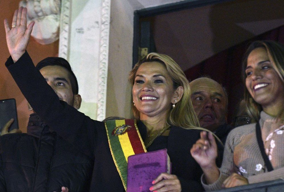Quién es Jeanine Añez y por qué asumió como presidenta provisional de Bolivia