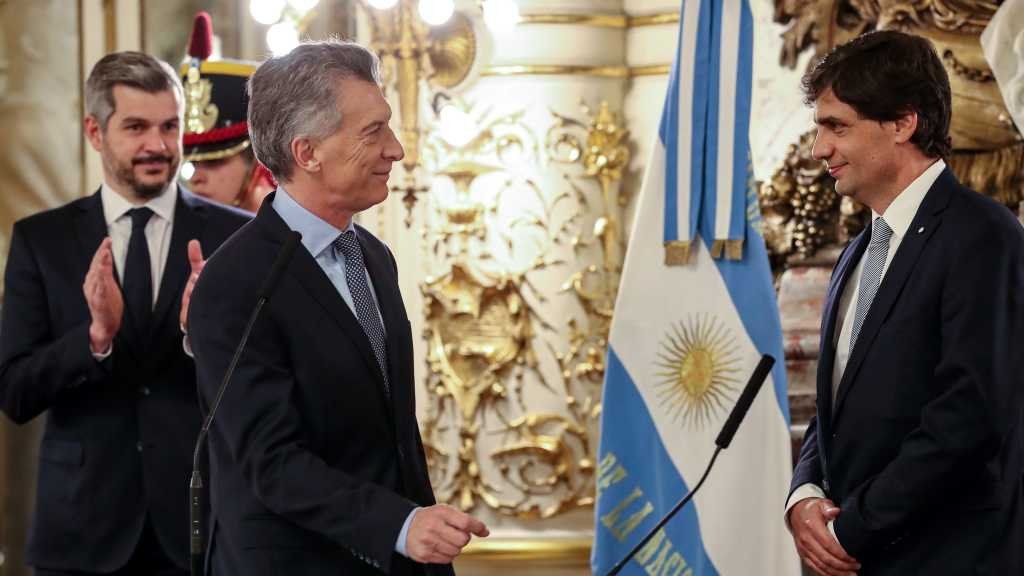 La asunción de Lacunza: clima de incertidumbre, sin anuncios, con la compañía de Vidal y la ausencia de  Dujovne