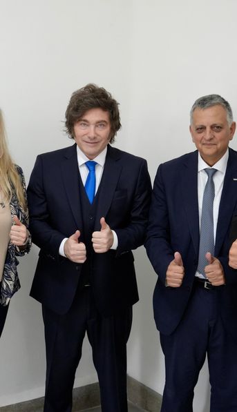 El Gobierno celebra el fallo de YPF y busca dar vuelta la página tras el escándalo con Adorni