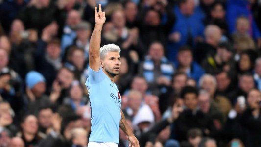 Agüero marcó un golazo en la lección del Manchester City y al Manchester United