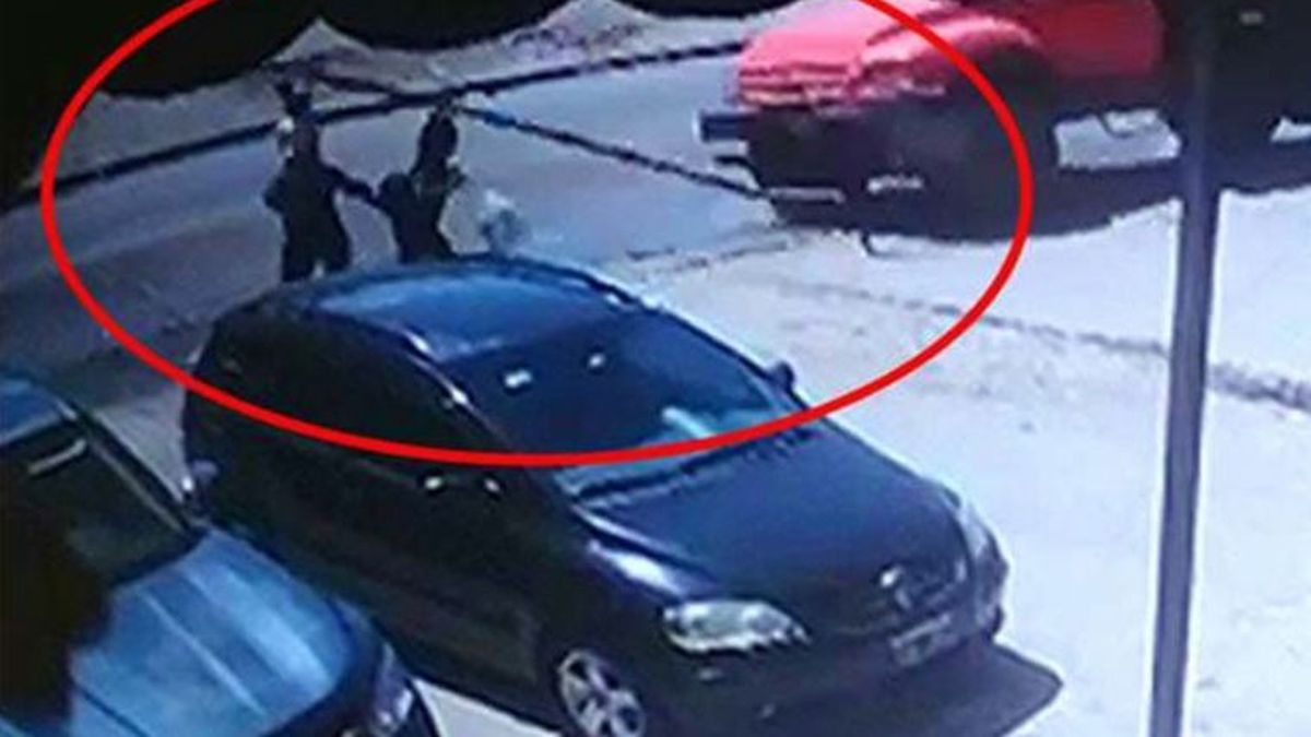Un camión fuera de control atropelló a una familia y mató una nena de 2 años